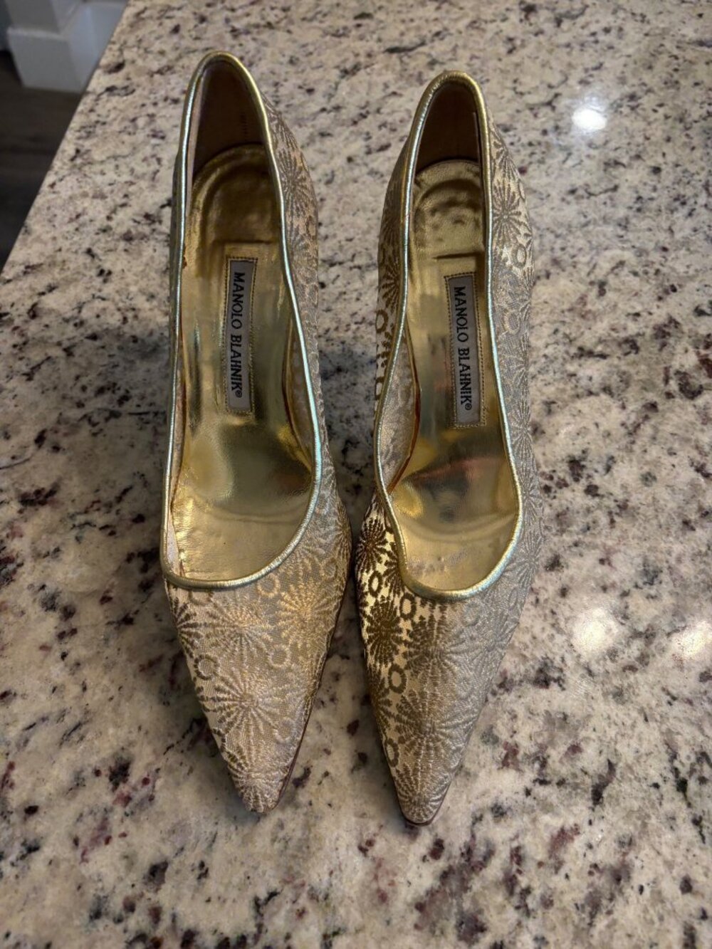 Manolo Blahnik Gold Floral Pointed-Toe Pumps 38.5
